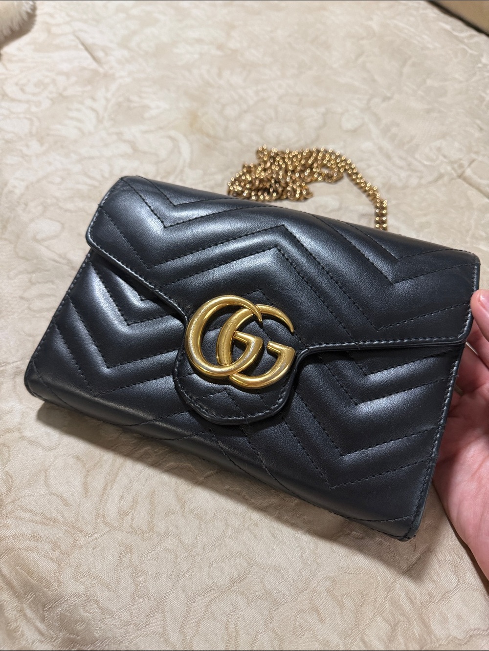 GG Marmont wallet on chain